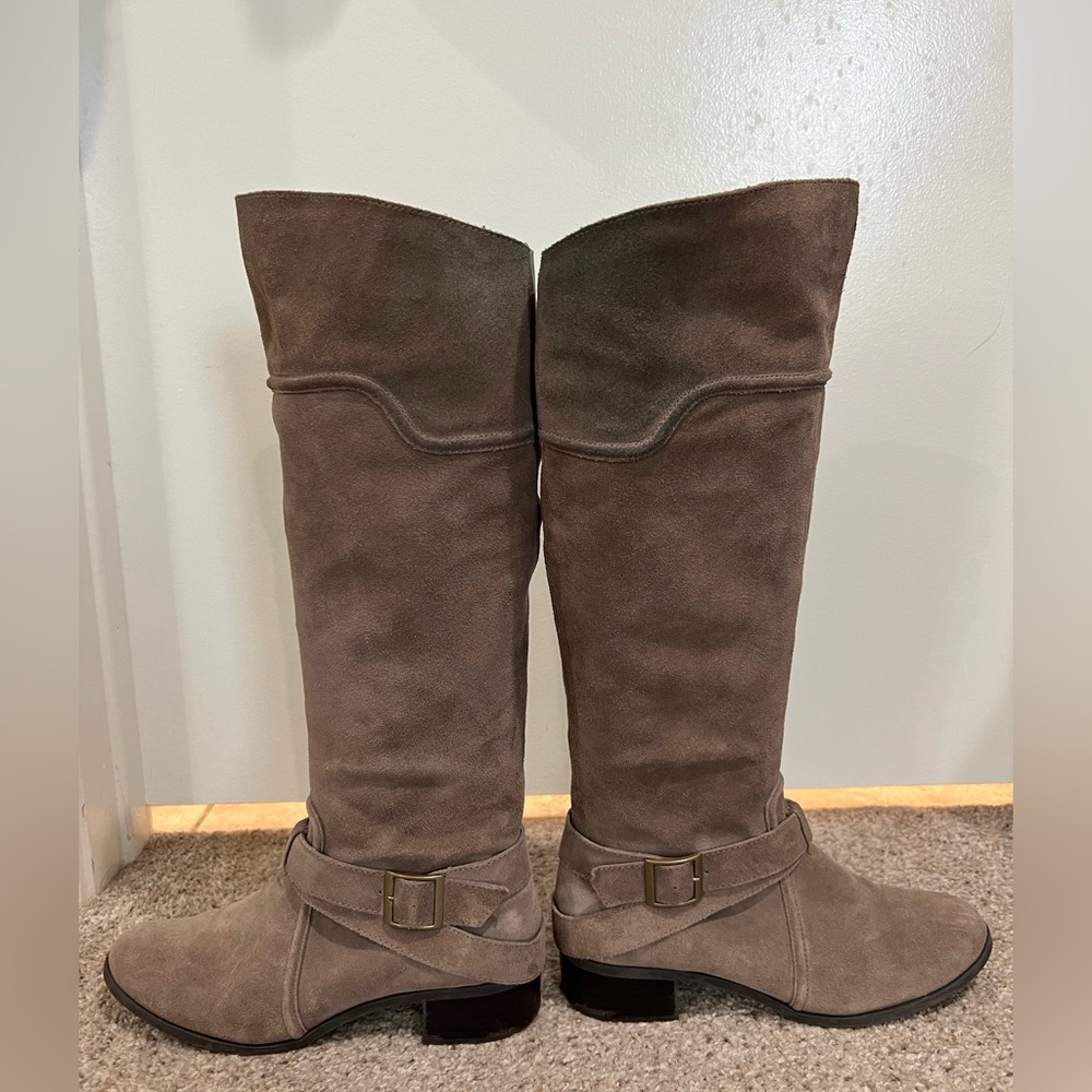 Seychelles Taupe Suede Safari Boot size 9
